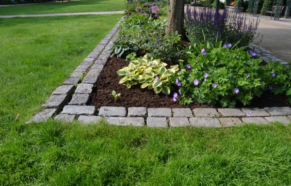 Stone Edging Installation in Costa Mesa
