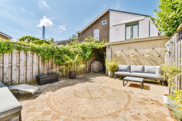 Courtyard Wall Repair in Costa Mesa